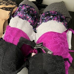 LOT OF 10 - Victoria Secret Bras